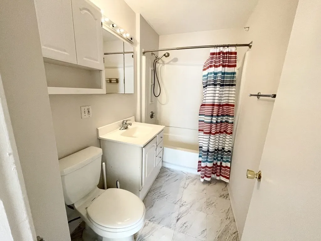 4 bed, 1 bath apartment for rent at 26-28 Harbor View Unit 2, Dorchester — photo 20 of 20