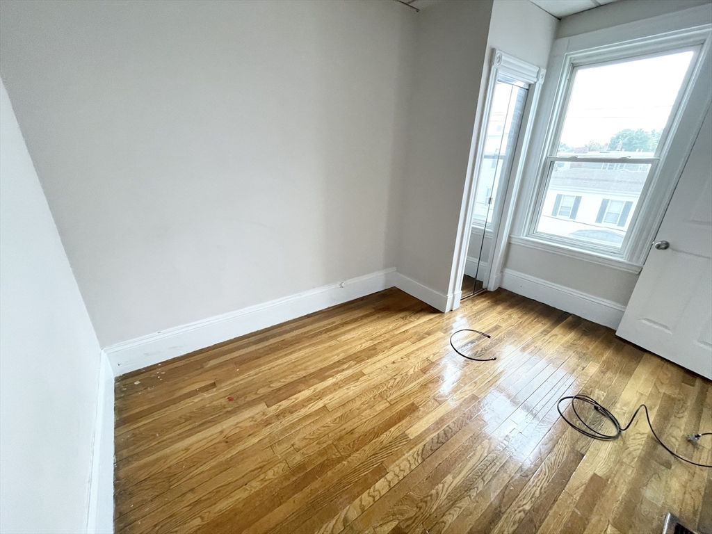 4 bed, 1 bath apartment for rent at 26-28 Harbor View Unit 3, Dorchester — photo 8 of 9