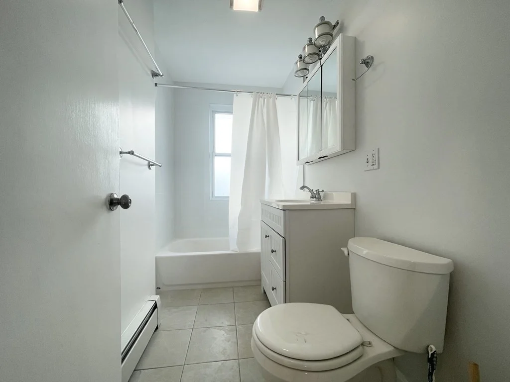3 bed, 1 bath apartment for rent at 26-28 Oakland St Unit 3, Inman Square — photo 7 of 10
