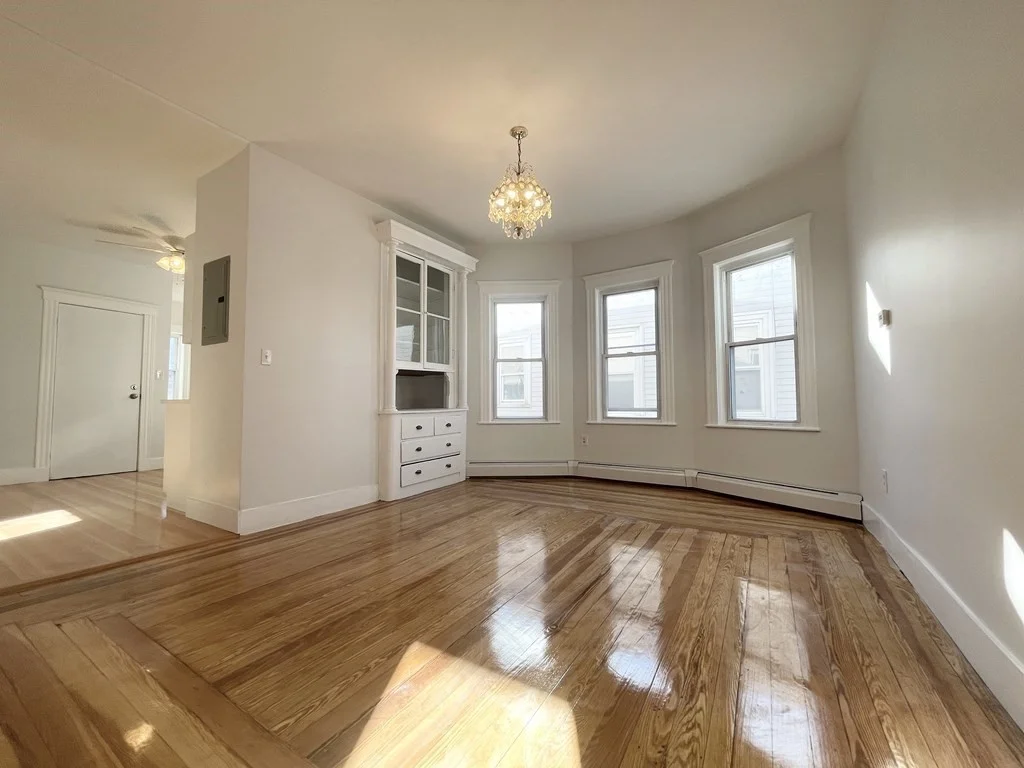 3 bed, 1 bath apartment for rent at 26-28 Oakland St Unit 3, Inman Square — photo 5 of 10