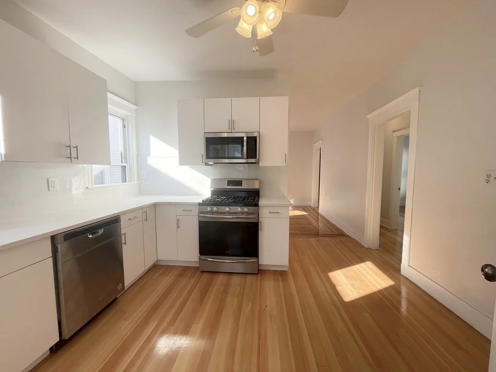 3 bed, 1 bath apartment for rent at 26-28 Oakland St Unit 3, Inman Square — photo 2 of 10