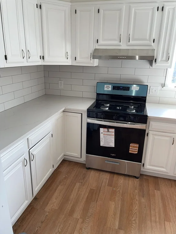 3 bed, 1 bath apartment for rent at 26-28 Tip Top Unit 26, Brighton — photo 5 of 8