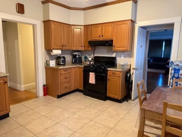 3 bed, 1 bath apartment for rent at 26-28 Waverley Ave Unit 1, Watertown — photo 9 of 15