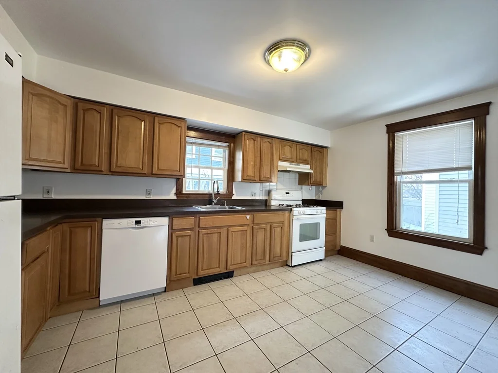 1 bed, 1 bath apartment for rent at 26.5 Callender St Unit 1, Cambridgeport — photo 1 of 5