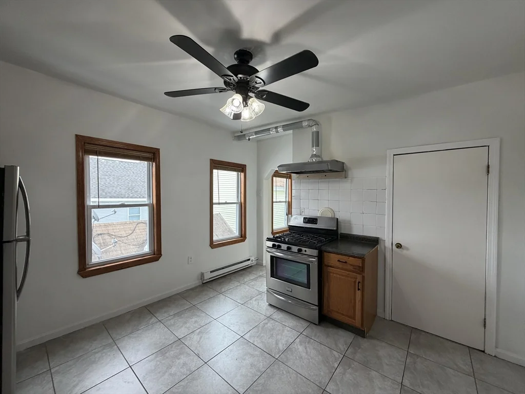 3 bed, 1 bath apartment for rent at 26 Abbott Unit 2, Lowell — photo 5 of 19