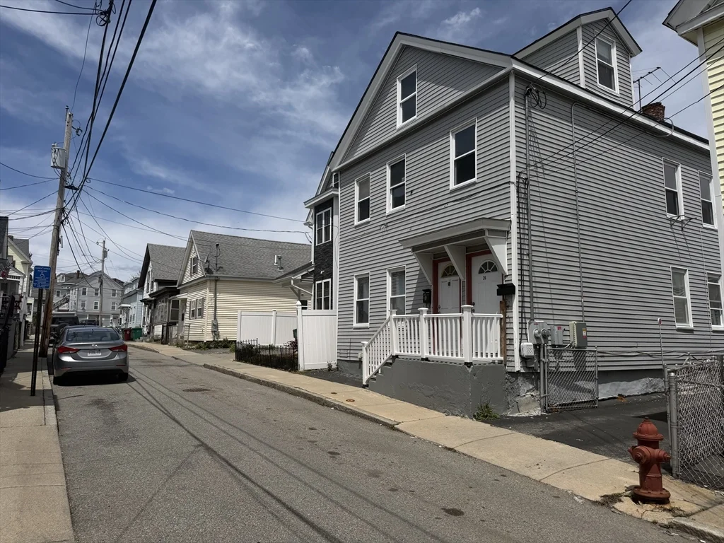 3 bed, 1 bath apartment for rent at 26 Abbott Unit 2, Lowell — photo 1 of 19