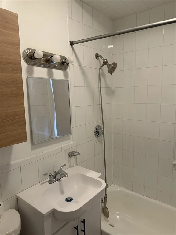 2 bed, 1 bath apartment for rent at 26 Adams St Unit 1, Watertown — photo 10 of 12