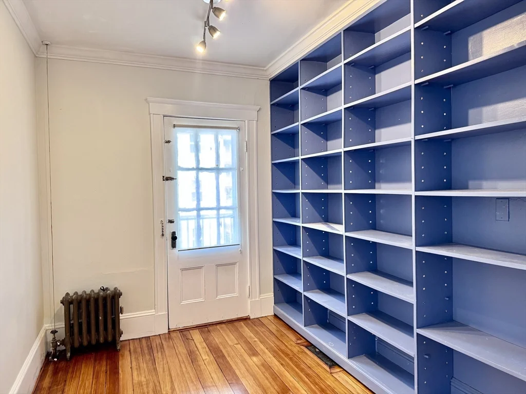 3 bed, 1 bath apartment for rent at 26 Alpha Unit 2, Dorchester — photo 5 of 11