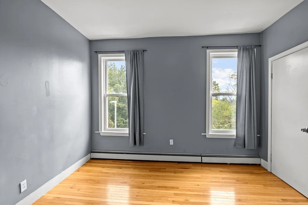 3 bed, 1 bath apartment for rent at 26 Alpine St Unit 2, Roxbury — photo 6 of 18