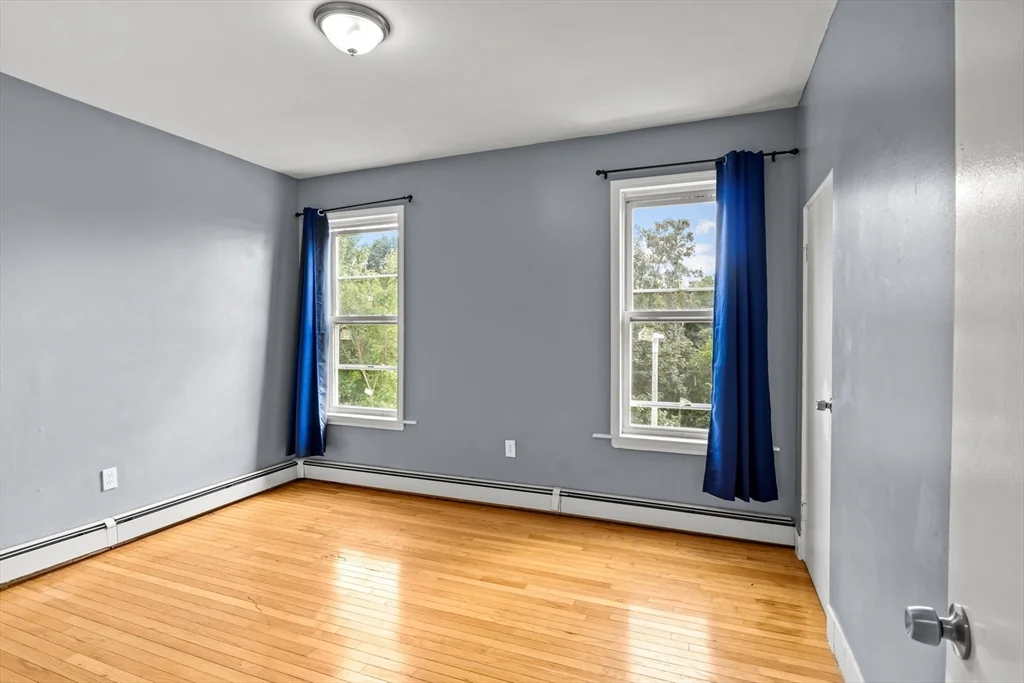 3 bed, 1 bath apartment for rent at 26 Alpine St Unit 2, Roxbury — photo 8 of 18