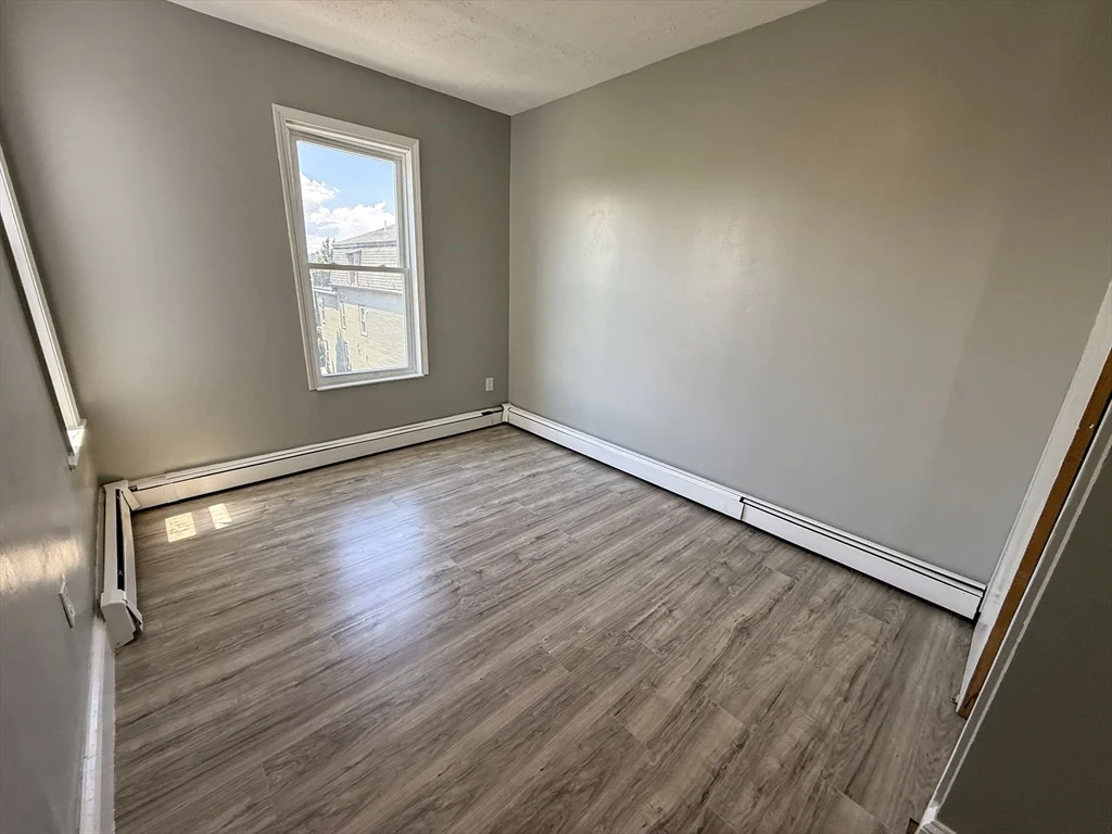 3 bed, 1 bath apartment for rent at 26 Alpine St Unit 3, Roxbury — photo 4 of 8