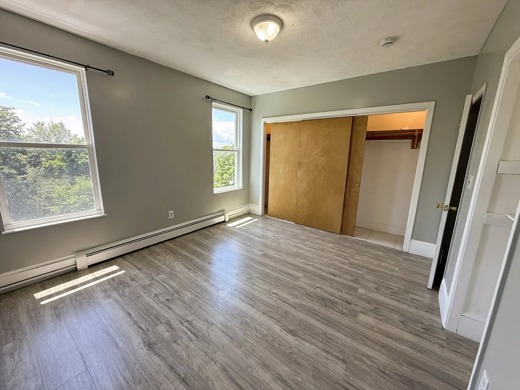 3 bed, 1 bath apartment for rent at 26 Alpine St Unit 3, Roxbury — photo 2 of 8
