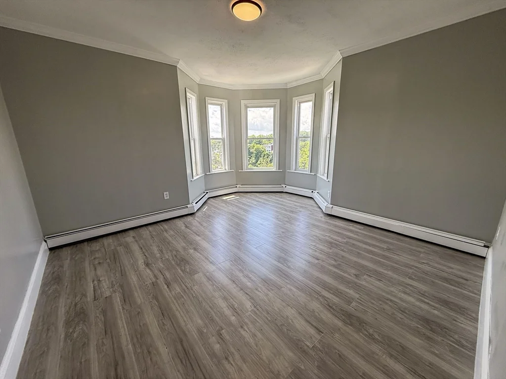 3 bed, 1 bath apartment for rent at 26 Alpine St Unit 3, Roxbury — photo 7 of 8