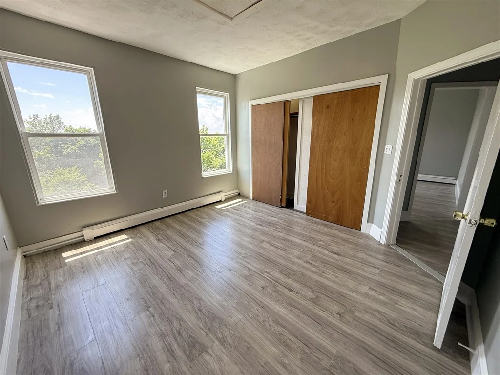3 bed, 1 bath apartment for rent at 26 Alpine St Unit 3, Roxbury — photo 3 of 8