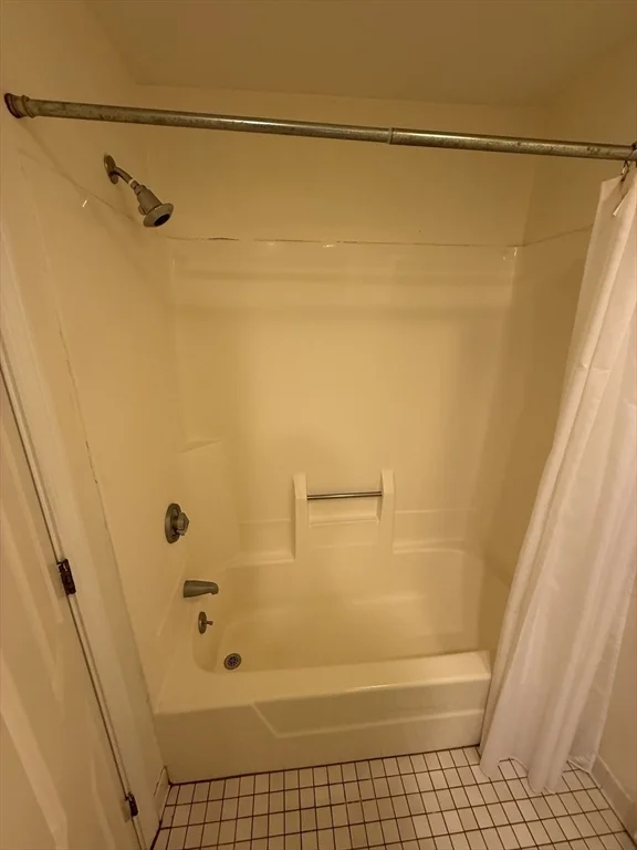 2 bed, 2 bath apartment for rent at 26 Alton Pl Unit A, Coolidge Corner — photo 14 of 27