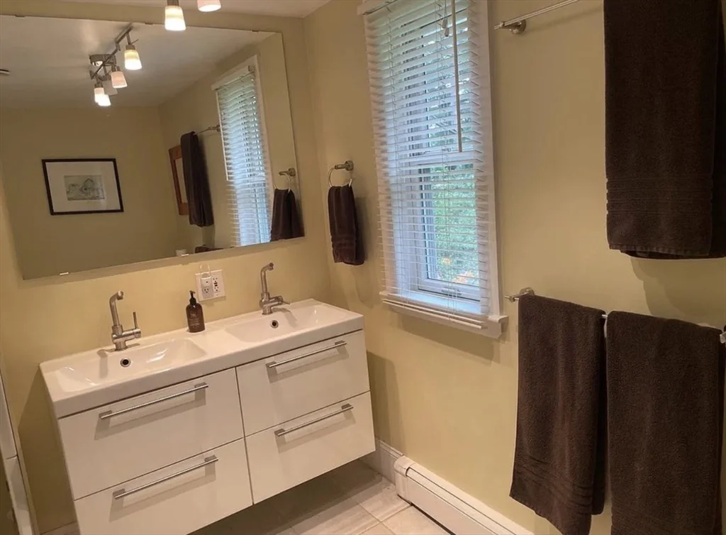 3 bed, 2 bath apartment for rent at 26 Arcadia Rd, Natick — photo 7 of 12