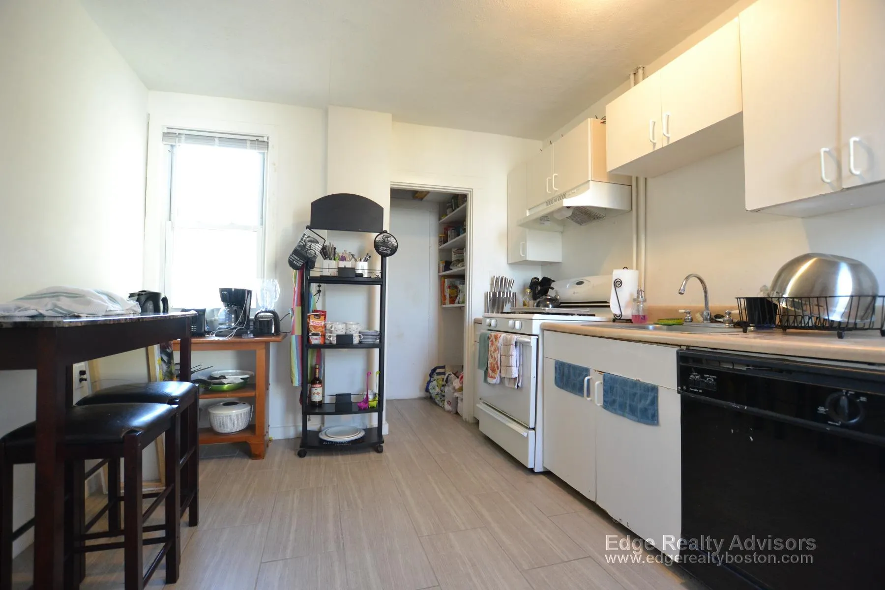 3 bed, 1 bath apartment for rent at 26 Ashford St Unit 1, Allston — photo 1 of 8