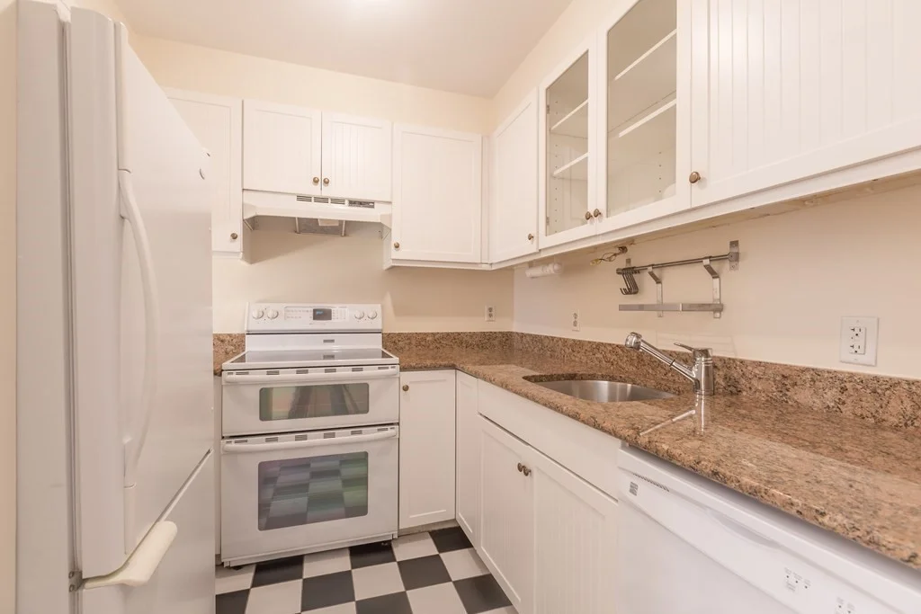 1 bed, 1 bath apartment for rent at 26 Battery St Unit 3, North End — photo 4 of 9