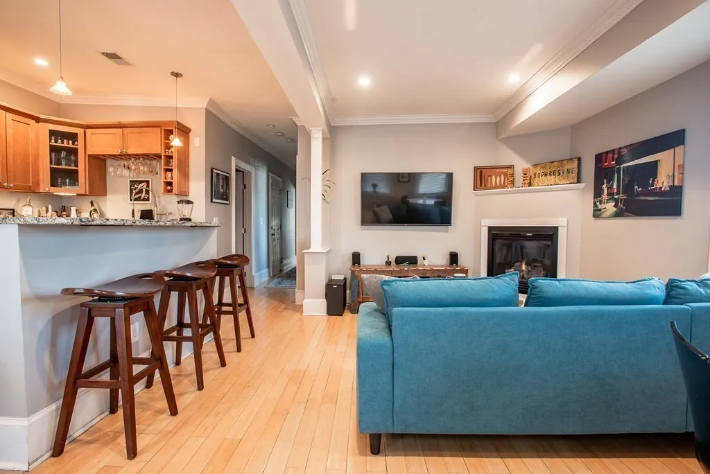 2 bed, 2 bath apartment for rent at 26 Beach St Unit 2, Boston — photo 4 of 17