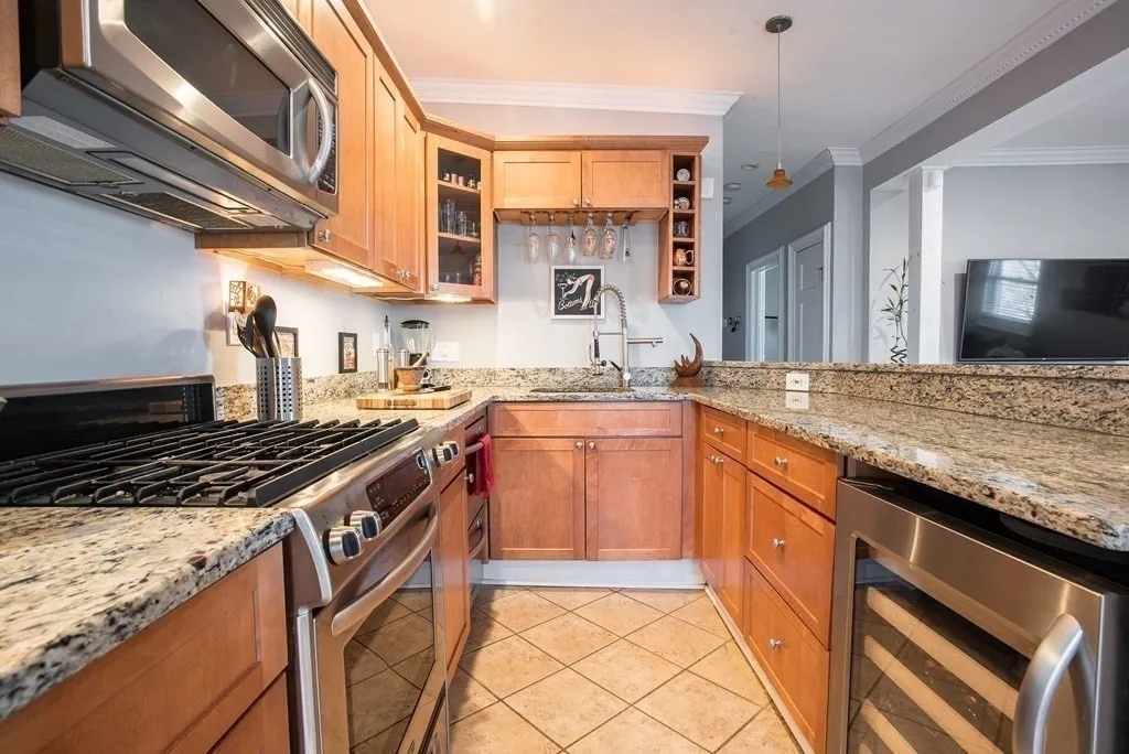 2 bed, 2 bath apartment for rent at 26 Beach St Unit 2, Boston — photo 7 of 17