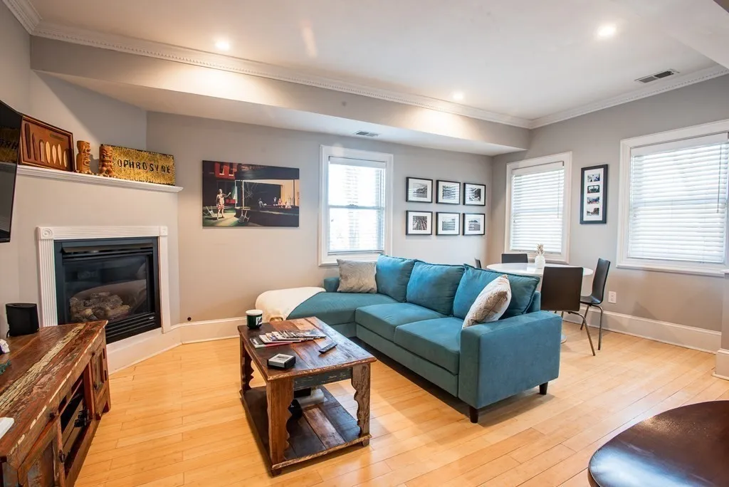 2 bed, 2 bath apartment for rent at 26 Beach St Unit 2, Boston — photo 2 of 17