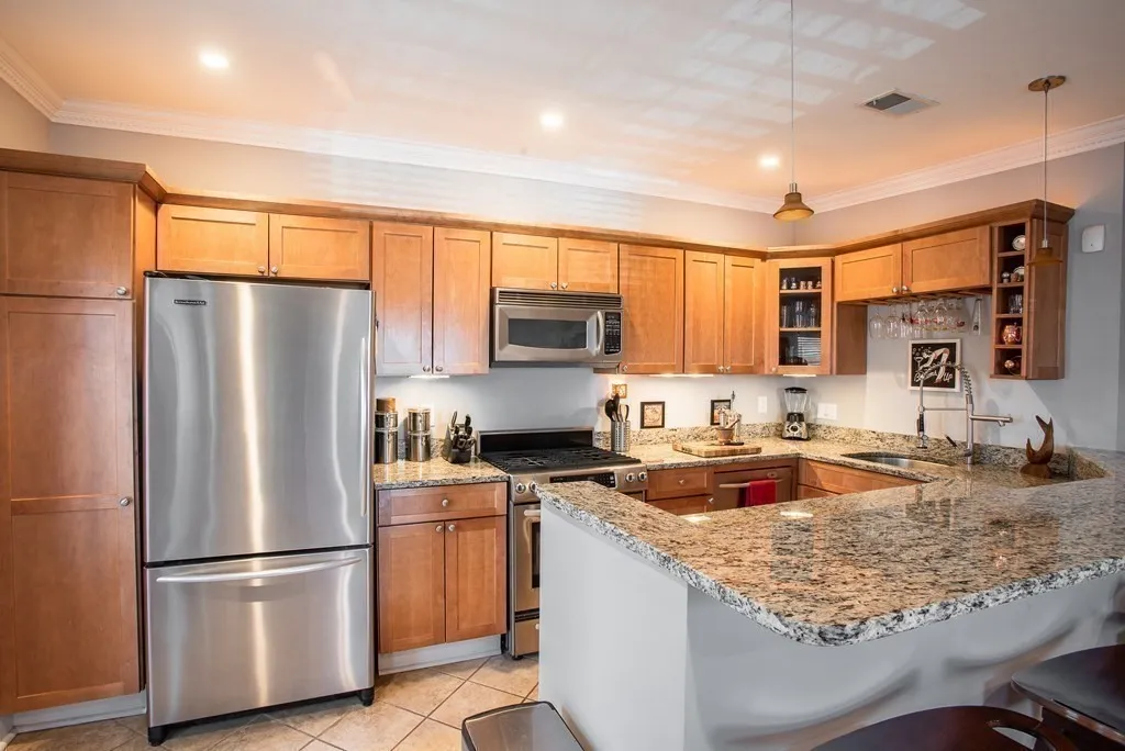 2 bed, 2 bath apartment for rent at 26 Beach St Unit 2, Boston — photo 6 of 17