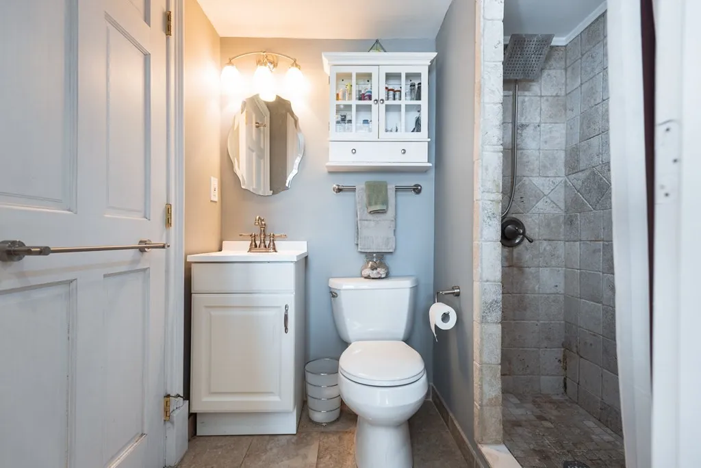 2 bed, 2 bath apartment for rent at 26 Beach St Unit 2, Boston — photo 11 of 17
