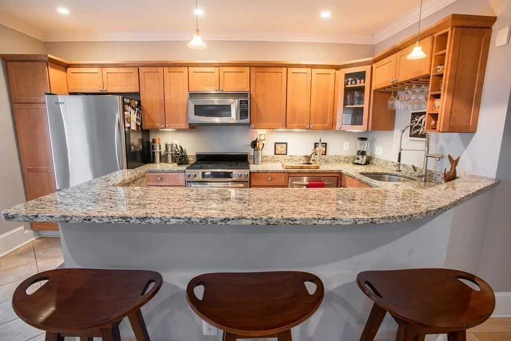 2 bed, 2 bath apartment for rent at 26 Beach St Unit 2, Boston — photo 5 of 17