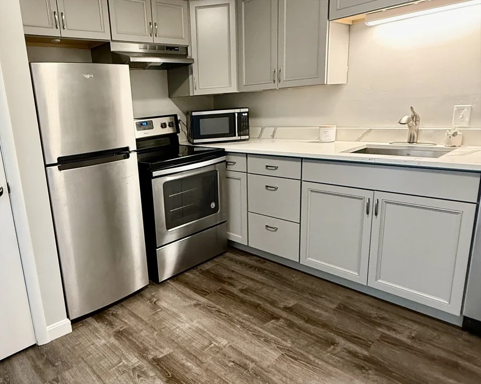 Studio bed, 1 bath apartment for rent at 26 Beacon St Unit 64F, Burlington — photo 10 of 26