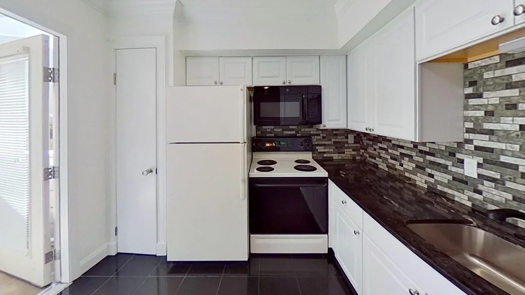 2 bed, 1 bath apartment for rent at 26 Beacon Unit 28B, Burlington
