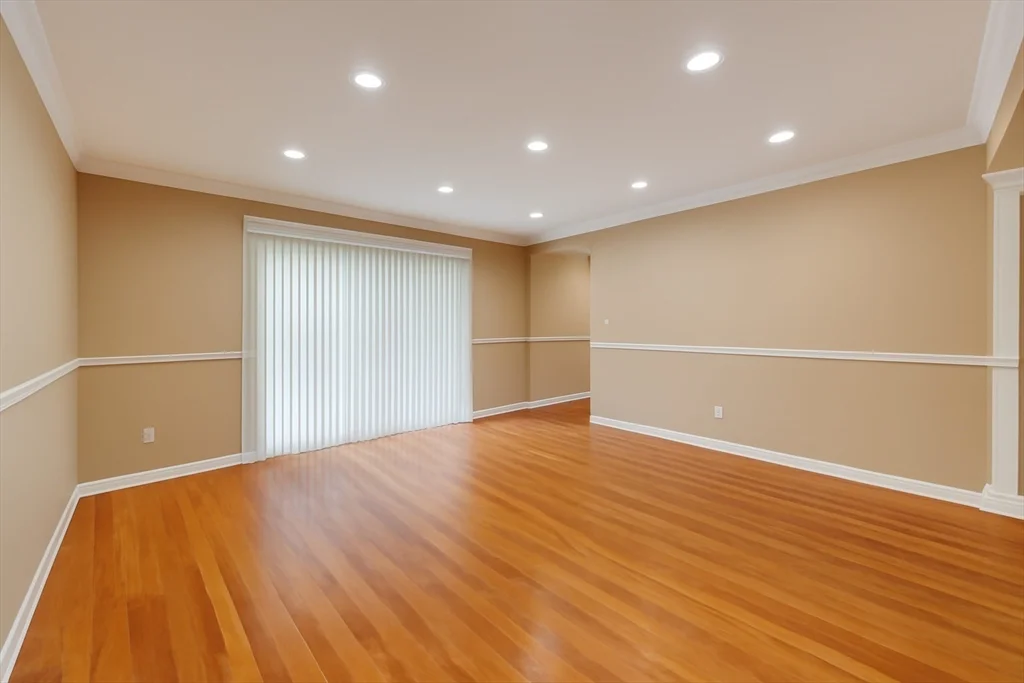 2 bed, 1 bath apartment for rent at 26 Beacon Unit 28B, Burlington — photo 4 of 10