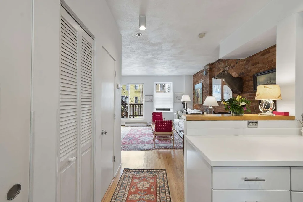 2 bed, 1 bath apartment for rent at 26 Bigelow St Unit A, Central Square — photo 5 of 20