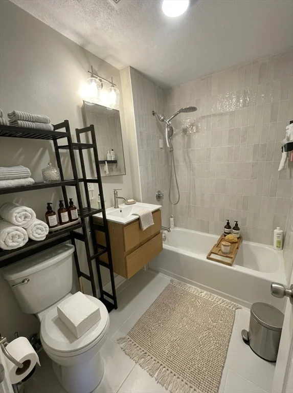 2 bed, 1 bath apartment for rent at 26 Boston St Unit 4, South Boston — photo 4 of 8