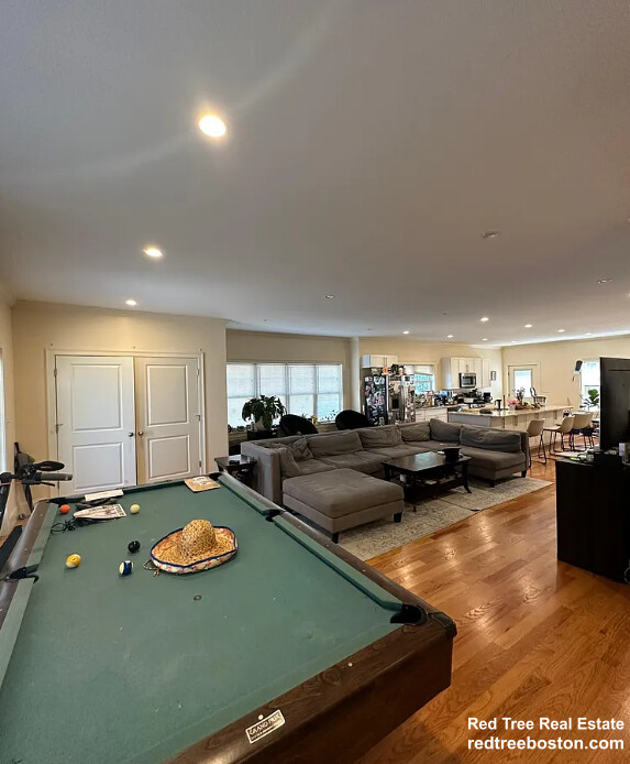 5 bed, 3.5 bath apartment for rent at 26 Bothwell Rd Unit 1, Oak Square — photo 6 of 23