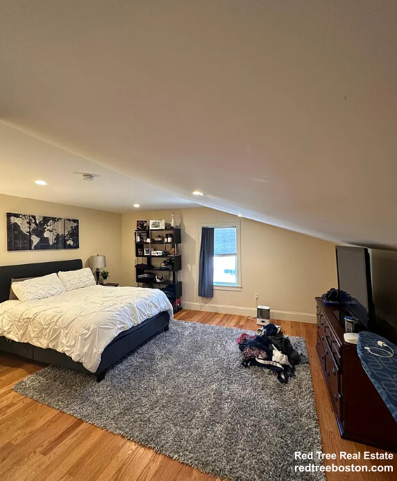 5 bed, 3.5 bath apartment for rent at 26 Bothwell Rd Unit 1, Oak Square — photo 20 of 23