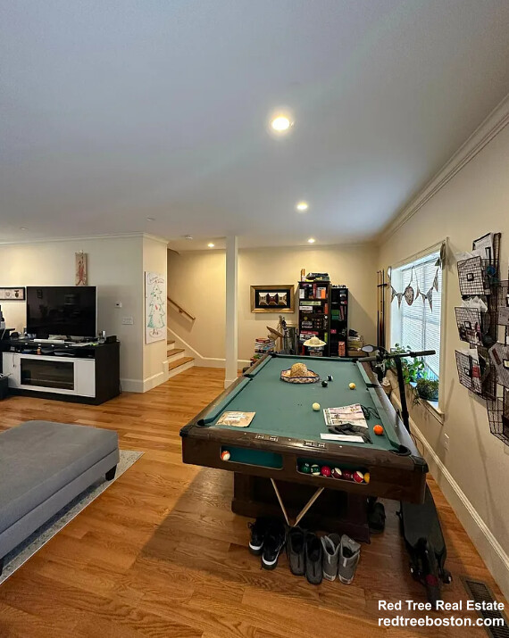 5 bed, 3.5 bath apartment for rent at 26 Bothwell Rd Unit 1, Oak Square — photo 8 of 23
