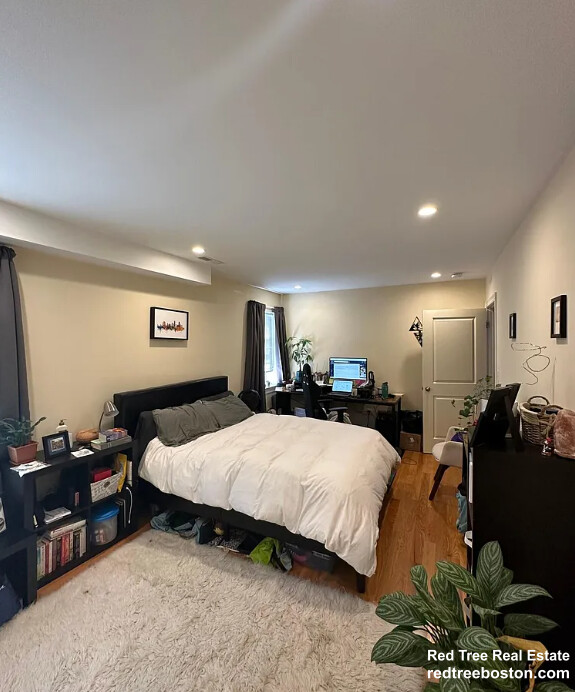5 bed, 3.5 bath apartment for rent at 26 Bothwell Rd Unit 1, Oak Square — photo 12 of 23