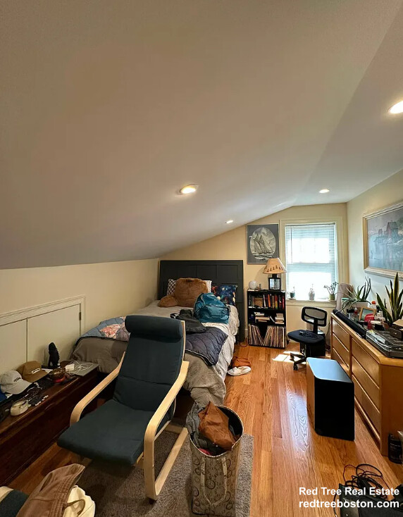 5 bed, 3.5 bath apartment for rent at 26 Bothwell Rd Unit 1, Oak Square — photo 15 of 23