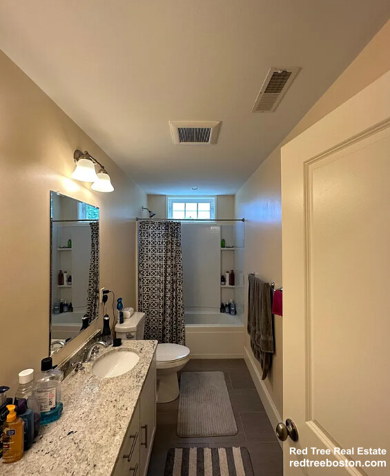 5 bed, 3.5 bath apartment for rent at 26 Bothwell Rd Unit 1, Oak Square — photo 19 of 23
