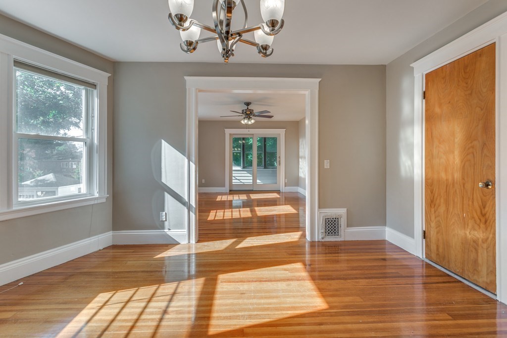 3 bed, 2 bath apartment for rent at 26 Boylston Rd Unit 2, Newton Highlands — photo 3 of 23