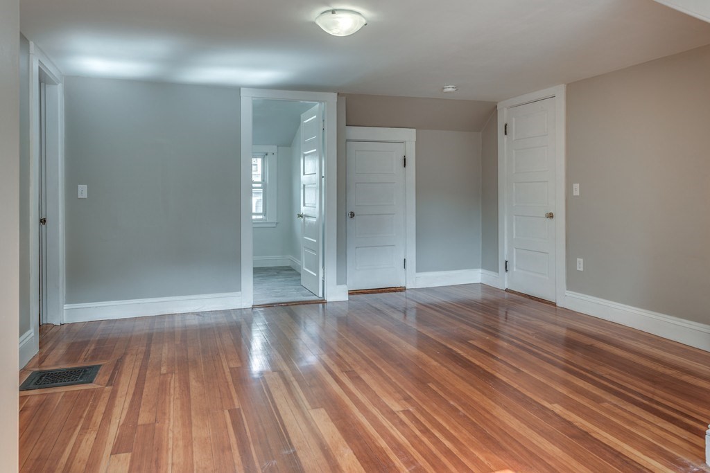 3 bed, 2 bath apartment for rent at 26 Boylston Rd Unit 2, Newton Highlands — photo 20 of 23