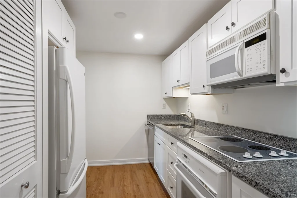 1 bed, 1 bath apartment for rent at 26 Bradbury St Unit B, Cambridge — photo 9 of 15