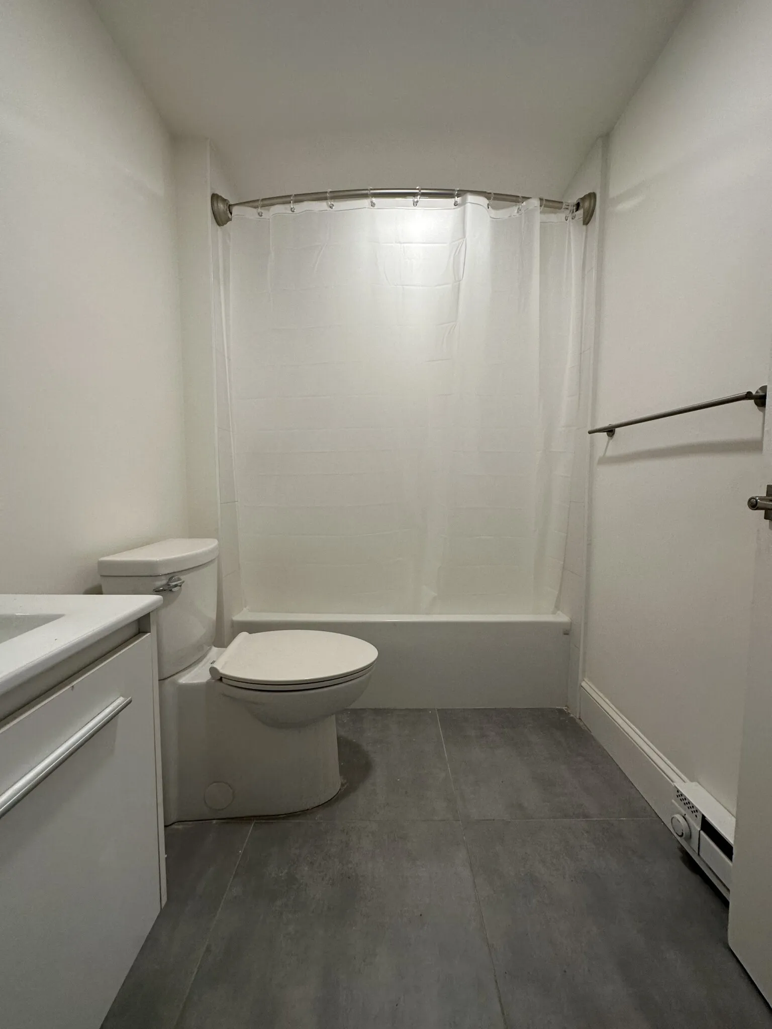 2 bed, 1 bath apartment for rent at 26 Bradlee Unit 403, West Medford — photo 3 of 5