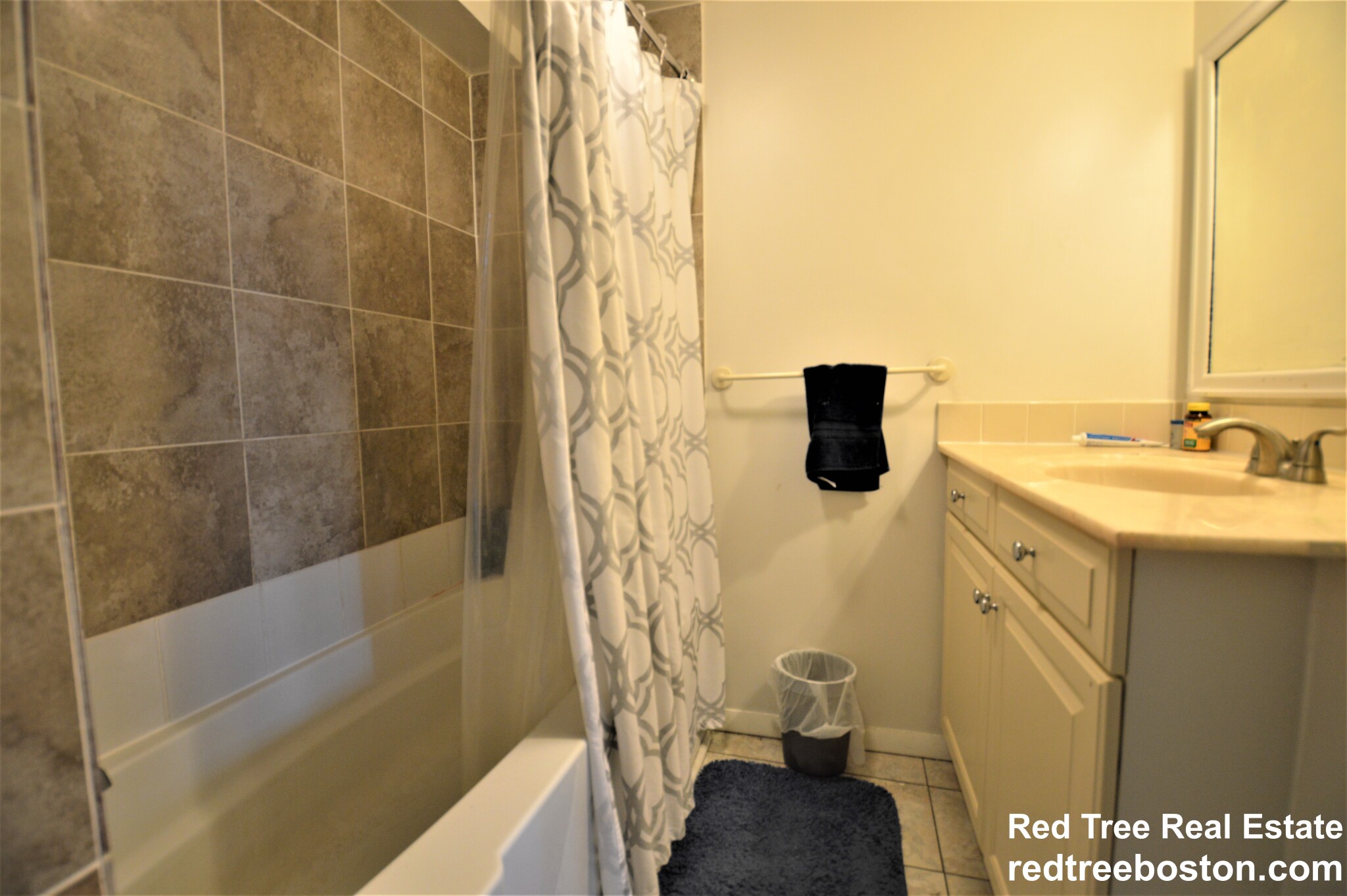 3 bed, 2 bath apartment for rent at 26 Breck Ave Unit 26, Brighton — photo 23 of 28