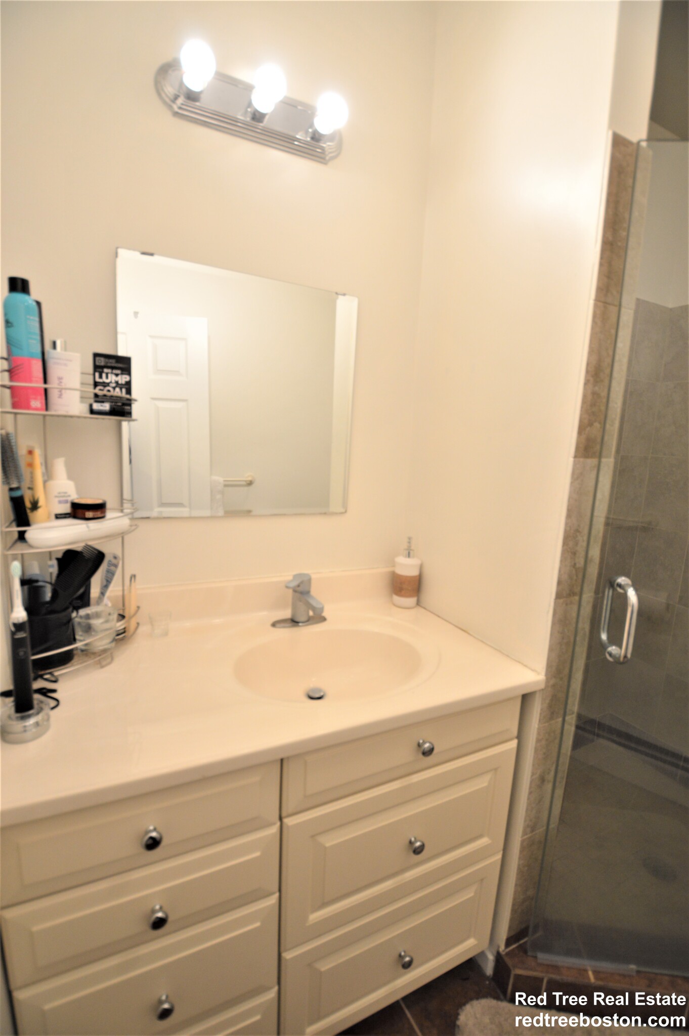 3 bed, 2 bath apartment for rent at 26 Breck Ave Unit 26, Brighton — photo 15 of 28