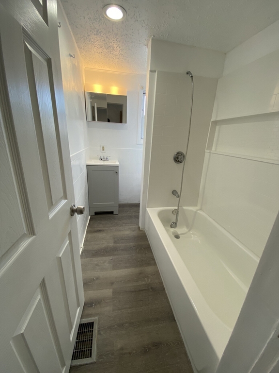 3 bed, 2 bath apartment for rent at 26 Brook St Unit 26, Wollaston — photo 6 of 10