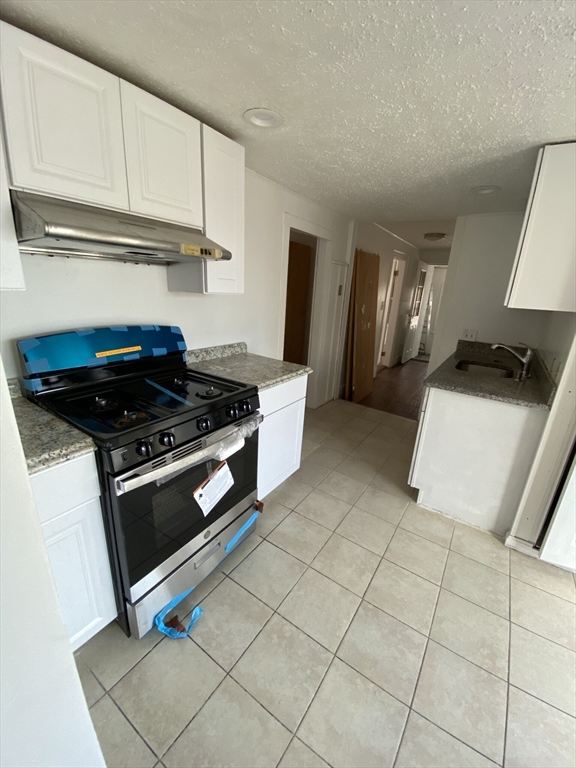3 bed, 2 bath apartment for rent at 26 Brook St Unit 26, Wollaston — photo 2 of 10