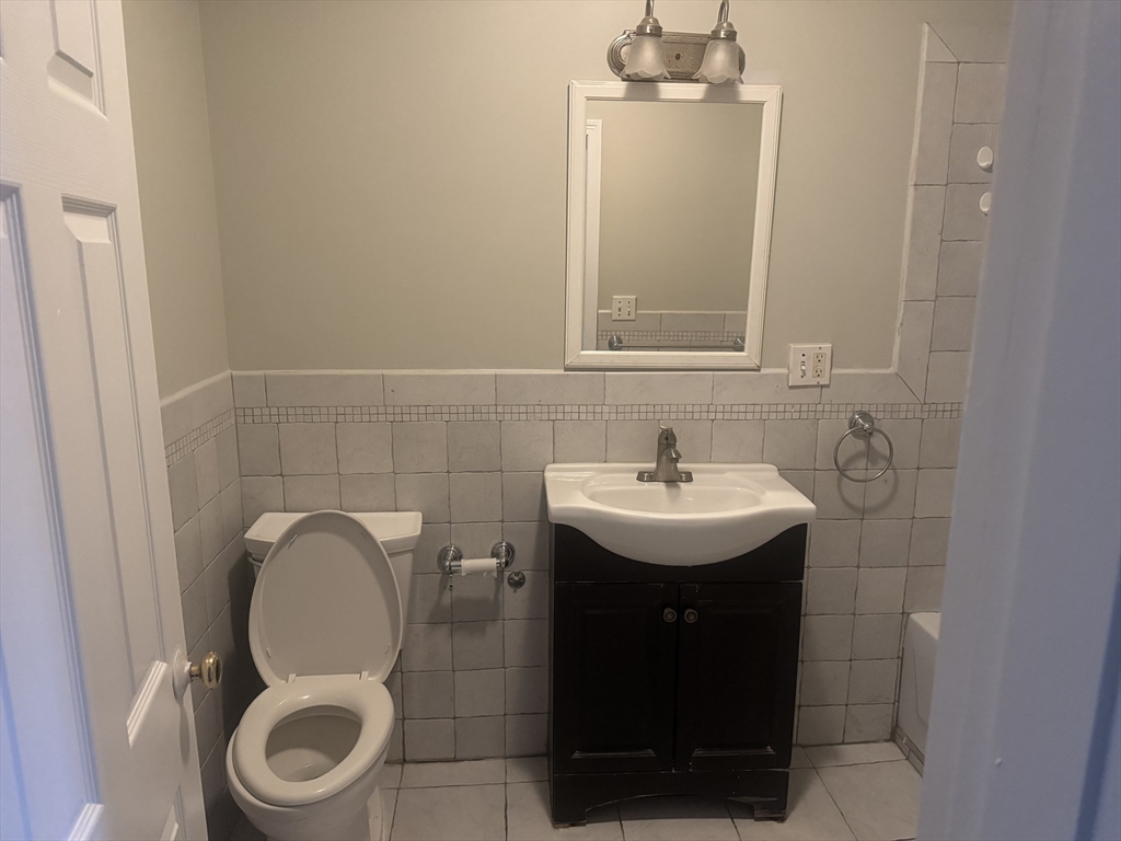 3 bed, 1 bath apartment for rent at 26 Brookview St Unit 2, Dorchester — photo 4 of 13