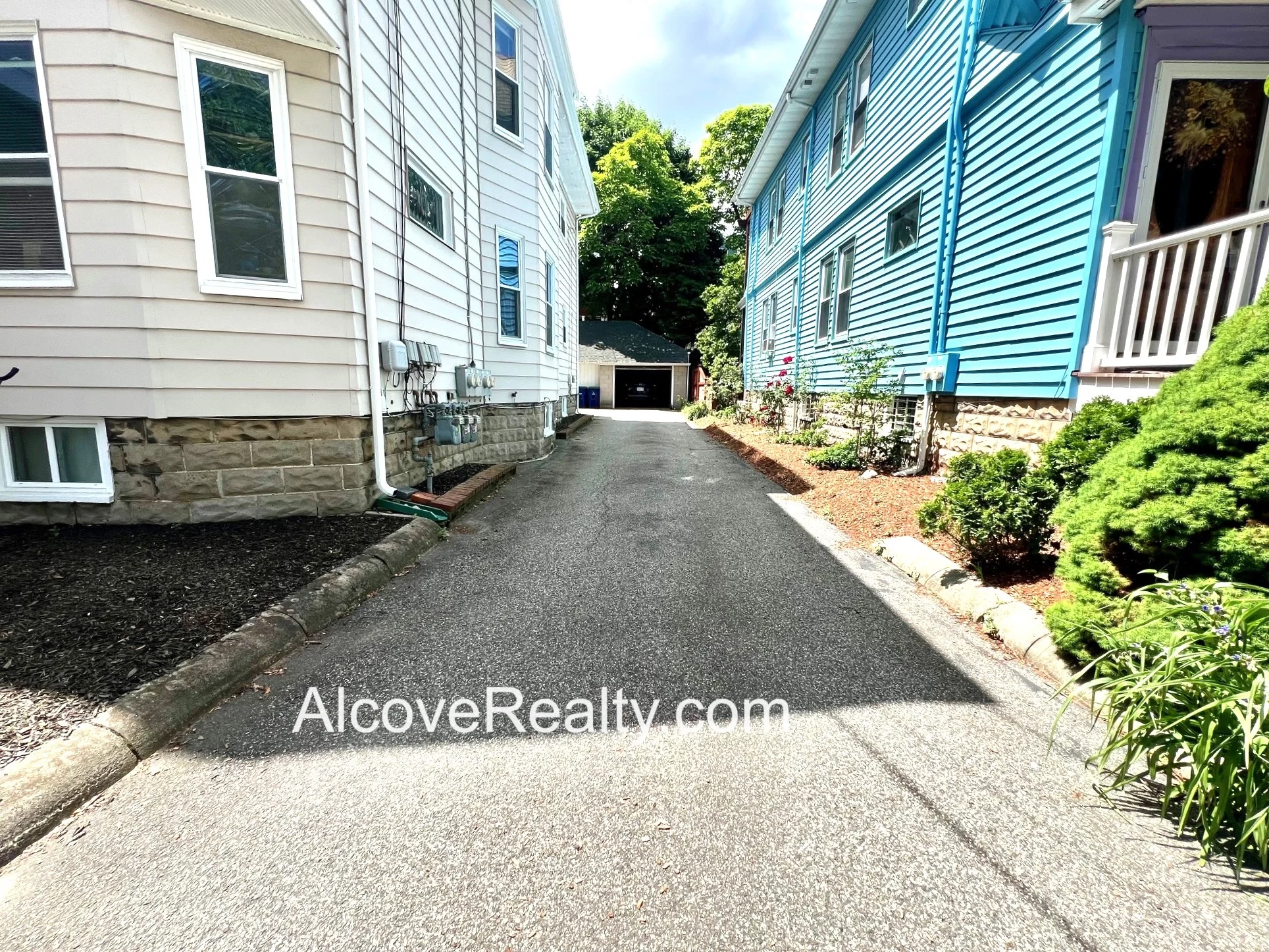 3 bed, 1 bath apartment for rent at 26 Burnham St Unit 2, Tufts — photo 15 of 18