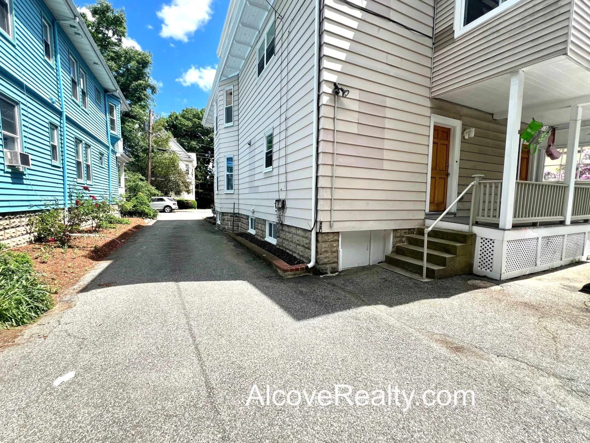 3 bed, 1 bath apartment for rent at 26 Burnham St Unit 2, Tufts — photo 17 of 18